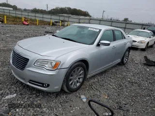 2012 Chrysler 300 Limited z VIN 2C3CCACG3CH310263, wystawiony jako Copart lot #83744764 z przebiegiem 246 532 mil mil oraz Szkody całkowita. Historia ofert i sprzedaży dostępna na DreamBid. Obrazek 1.
