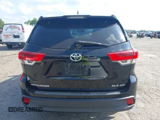 2018 Toyota Highlander SE with VIN 5TDJZRFH3JS825072, listed as a IAAI auction lot 42155887 with 110,920 mi miles and . Bid and sale history available at DreamBid. Image 16.