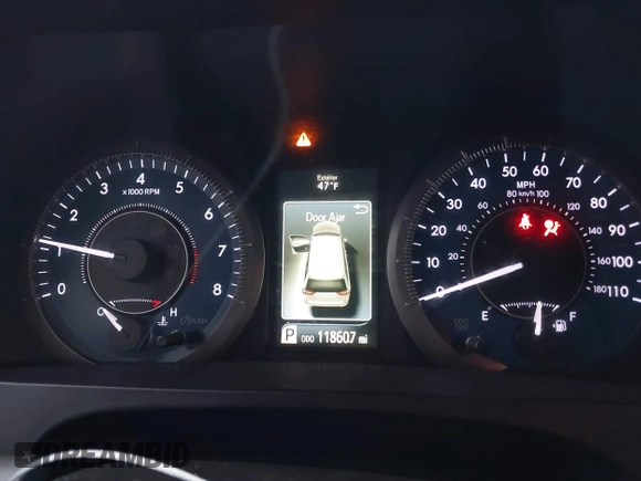 2017 Toyota Sienna XLE Auto Access Seat with VIN 5TDYZ3DC6HS820641, listed as a IAAI auction lot 41184049 with 118,607 mi miles and . Bid and sale history available at DreamBid. Image 7.