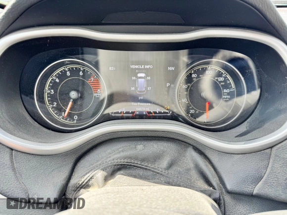 2018 Jeep Cherokee Trailhawk z VIN 1C4PJMBX0JD600413, wystawiony jako Copart lot #60336385 z przebiegiem 64 875 mil mil oraz Czysty tytuł • Clean title. Historia ofert i sprzedaży dostępna na DreamBid. Obrazek 8.