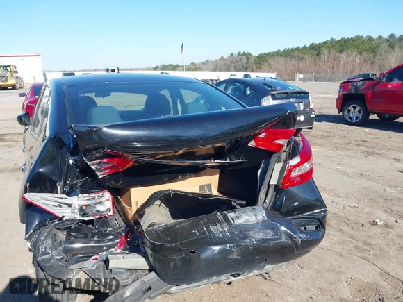 2019 Nissan Sentra S with VIN 3N1AB7AP7KY210335, listed as a IAAI auction lot 41177615 with 89,778 mi miles. Bid and sale history available at carsss.com. Image 6.