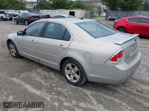2009 Ford Fusion SE with VIN 3FAHP07159R162125, listed as a IAAI auction lot 42032515 with 339,243 mi miles. Bid and sale history available at carsss.com. Image 3.