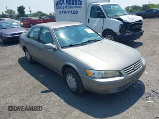 1998 Toyota Camry LE z VIN 4T1BG22K6WU367190, wystawiony jako IAAI lot #42417765 z przebiegiem 198 178 mil mil oraz . Historia ofert i sprzedaży dostępna na DreamBid. Obrazek 1.