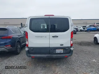 2017 Ford Transit с VIN 1FTYE9ZM6HKA23703, выставлен на аукционе IAAI как лот 41880601 с пробегом Не указан миль и . История ставок и продаж доступна на DreamBid. Изображение 17.