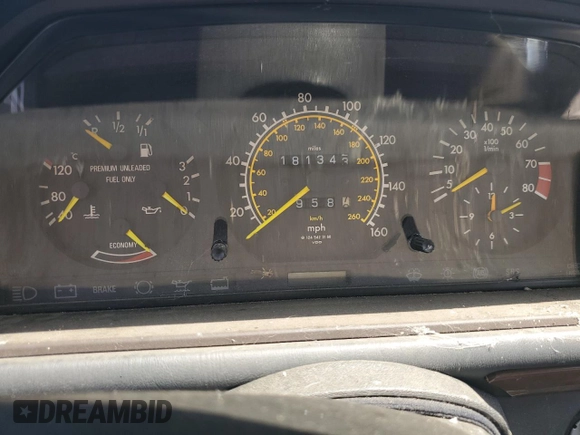 1990 Mercedes-Benz 300 CE с VIN WDBEA51D2LB091135, выставлен на аукционе Copart как лот 60143854 с пробегом 181 343 миль миль и Чистый • Clean title. История ставок и продаж доступна на DreamBid. Изображение 9.