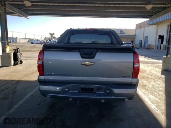 2008 Chevrolet Avalanche LTZ with VIN 3GNFK12368G120384, listed as a Copart auction lot 55660555 with 228,686 mi miles and Clean Title. Bid and sale history available at carsss.com. Image 6.