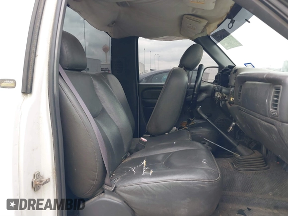 2004 Chevrolet Silverado 1500 Work Truck with VIN 1GCEC14XX4Z201304, listed as a IAAI auction lot 41462671 with 131,083 mi miles. Bid and sale history available at carsss.com. Image 5.