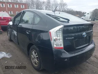 2011 Toyota Prius I with VIN JTDKN3DU2B1385471, listed as a IAAI auction lot 42017682 with 136,304 mi miles. Bid and sale history available at carsss.com. Image 3.