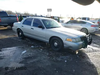 2008 Ford Police Interceptor z VIN 2FAFP71V78X138503, wystawiony jako IAAI lot #41622093 z przebiegiem 123 907 mil mil oraz . Historia ofert i sprzedaży dostępna na DreamBid. Obrazek 1.