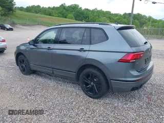 2024 Volkswagen Tiguan SE R-Line Black with VIN 3VV8B7AX1RM181025, listed as a IAAI auction lot 42131070 with 5,497 mi miles and . Bid and sale history available at DreamBid. Image 3.