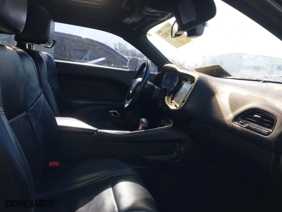 2015 Dodge Challenger SXT Plus with VIN 2C3CDZBG9FH811580, listed as a IAAI auction lot 41813822 with 134,997 mi miles. Bid and sale history available at carsss.com. Image 5.