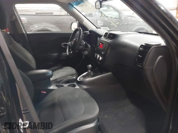 2014 Kia Soul with VIN KNDJN2A23E7071841, listed as a IAAI auction lot 41725997 with 147,361 mi miles. Bid and sale history available at carsss.com. Image 5.