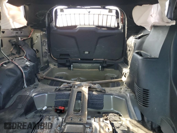 2016 Ford Police Interceptor Utility z VIN 1FM5K8AR6GGB81663, wystawiony jako Copart lot #59383555 z przebiegiem Nie podano mil oraz Czysty tytuł • Clean title. Historia ofert i sprzedaży dostępna na DreamBid. Obrazek 10.