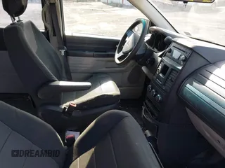 2008 Dodge Grand Caravan Cargo with VIN 1D4HN11H68B186127, listed as a IAAI auction lot 42102062 with 388,255 mi miles. Bid and sale history available at carsss.com. Image 5.