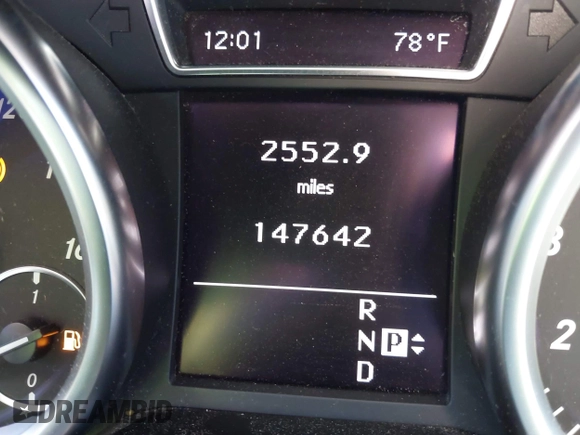 2012 Mercedes-Benz M ML 350 with VIN 4JGDA5HB6CA075264, listed as a IAAI auction lot 42059330 with 147,642 mi miles. Bid and sale history available at carsss.com. Image 15.