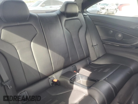 2016 BMW M4 z VIN WBS3R9C53GK338336, wystawiony jako Copart lot #50939815 z przebiegiem 81 818 mil mil oraz Szkoda całkowita • Salvage title. Historia ofert i sprzedaży dostępna na DreamBid. Obrazek 10.