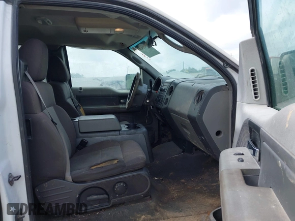 2005 Ford F-150 STX with VIN 1FTRX14W85NA51358, listed as a IAAI auction lot 41942560 with 1 mi miles. Bid and sale history available at carsss.com. Image 5.