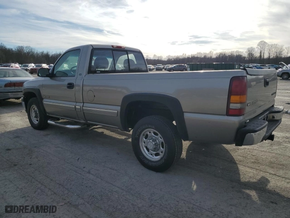 2000 Chevrolet Silverado 2500 with VIN 1GCGC24U9YZ270608, listed as a Copart auction lot 46695475 with 162,520 mi miles and Clean Title. Bid and sale history available at carsss.com. Image 2.