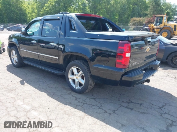 2012 Chevrolet Avalanche LTZ z VIN 3GNTKGE73CG110781, wystawiony jako IAAI lot #42557794 z przebiegiem 146 575 mil mil oraz . Historia ofert i sprzedaży dostępna na DreamBid. Obrazek 3.