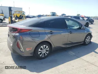 2020 Toyota Prius LE z VIN JTDKARFP6L3138529, wystawiony jako Copart lot #60039375 z przebiegiem 104 277 mil mil oraz Szkoda całkowita • Salvage title. Historia ofert i sprzedaży dostępna na DreamBid. Obrazek 3.