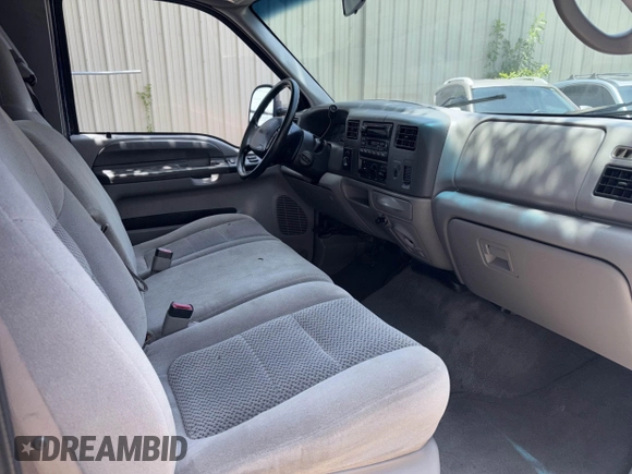 2001 Ford F-350 XL with VIN 1FTSX31F01EA22013, listed as a IAAI auction lot 42769326 with 187,628 mi miles and . Bid and sale history available at DreamBid. Image 5.
