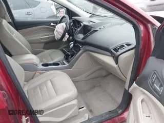 2014 Ford Escape SE z VIN 1FMCU9G93EUC21873, wystawiony jako IAAI lot #41401305 z przebiegiem 222 142 mil mil oraz . Historia ofert i sprzedaży dostępna na DreamBid. Obrazek 5.