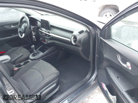 2019 Kia Forte LXS with VIN 3KPF24AD2KE048932, listed as a IAAI auction lot 41295833 with 84,530 mi miles. Bid and sale history available at carsss.com. Image 5.