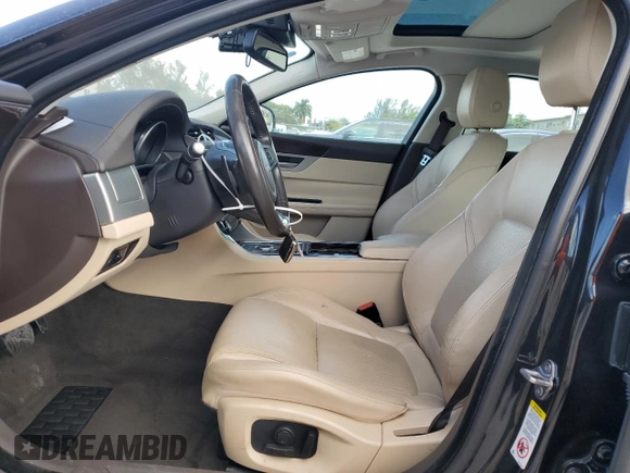2018 Jaguar XF with VIN SAJBE4EV6JCY56135, listed as a Copart auction lot 88316245 with 35,087 mi miles and Salvage Title. Bid and sale history available at DreamBid. Image 7.