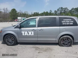 2016 Dodge Grand Caravan R/T with VIN 2C4RDGEG4GR312266, listed as a IAAI auction lot 41868362 with 223,217 mi miles. Bid and sale history available at carsss.com. Image 14.