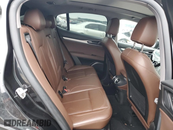 2018 Alfa Romeo Stelvio Sport z VIN ZASFAKPNXJ7B90958, wystawiony jako Copart lot #46043215 z przebiegiem Nie podano mil oraz Szkody całkowita. Historia ofert i sprzedaży dostępna na DreamBid. Obrazek 10.
