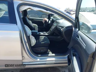 2019 Ford Fusion SE with VIN 3FA6P0LU1KR222141, listed as a IAAI auction lot 42000677 with 122,898 mi miles and . Bid and sale history available at carsss.com. Image 5.