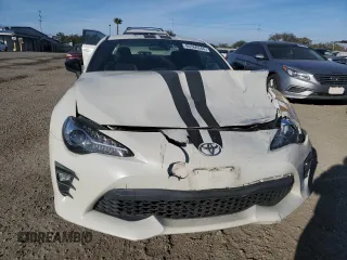 2017 Toyota 86 with VIN JF1ZNAA16H8708522, listed as a Copart auction lot 86366344 with 86,197 mi miles and Clean Title. Bid and sale history available at carsss.com. Image 5.