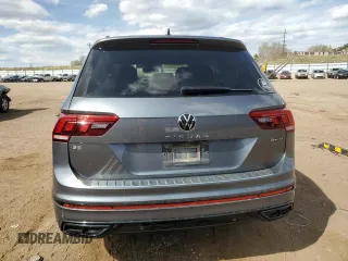 2022 Volkswagen Tiguan SE R-Line Black z VIN 3VV8B7AX7NM103911, wystawiony jako Copart lot #52364135 z przebiegiem 54 375 mil mil oraz Szkoda całkowita • Salvage title. Historia ofert i sprzedaży dostępna na DreamBid. Obrazek 6.