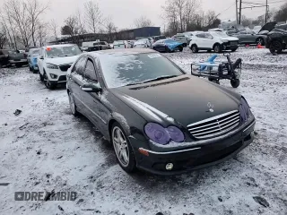 2005 Mercedes-Benz C 55 AMG z VIN WDBRF76J35F584816, wystawiony jako Copart lot #45890395 z przebiegiem 154 772 mil mil oraz Szkoda całkowita • Salvage title. Historia ofert i sprzedaży dostępna na DreamBid. Obrazek 11.