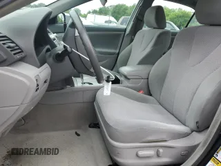 2010 Toyota Camry z VIN 4T1BF3EK8AU037547, wystawiony jako Copart lot #59762365 z przebiegiem 106 637 mil mil oraz Szkoda całkowita • Salvage title. Historia ofert i sprzedaży dostępna na DreamBid. Obrazek 7.