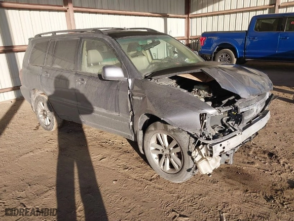 2006 Toyota Highlander Hybrid with VIN JTEDW21A960006905, listed as a IAAI auction lot 41520226 with 179,584 mi miles. Bid and sale history available at carsss.com. Image 1.