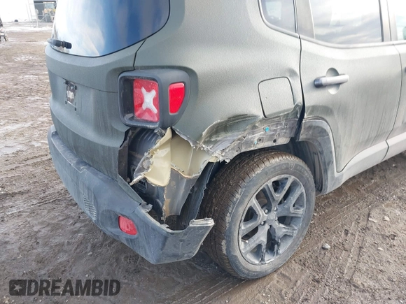2016 Jeep Renegade Latitude with VIN ZACCJBBT8GPC87587, listed as a IAAI auction lot 41640863 with 106,020 mi miles. Bid and sale history available at carsss.com. Image 6.