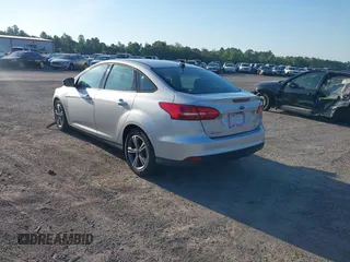 2017 Ford Focus SE с VIN 1FADP3FE3HL269725, выставлен на аукционе IAAI как лот 42862938 с пробегом 56 720 миль миль и . История ставок и продаж доступна на DreamBid. Изображение 3.