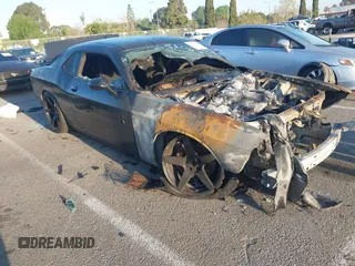 2016 Dodge Challenger R/T Scat Pack z VIN 2C3CDZFJ8GH275714, wystawiony jako IAAI lot #41867179 z przebiegiem Nie podano mil oraz . Historia ofert i sprzedaży dostępna na DreamBid. Obrazek 1.