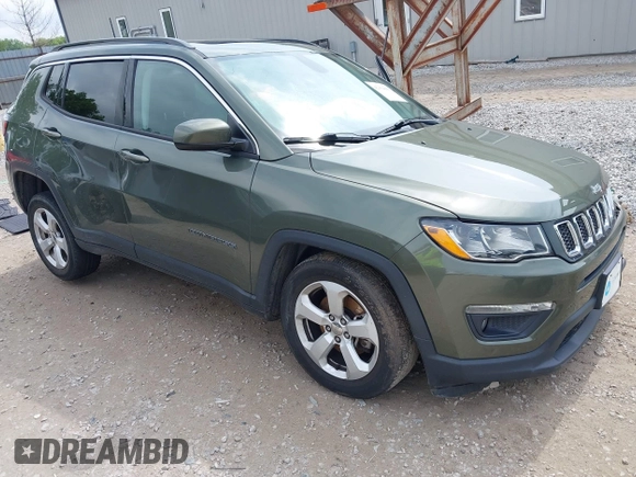 2018 Jeep Compass Latitude z VIN 3C4NJDBB8JT184990, wystawiony jako IAAI lot #42354000 z przebiegiem 77 444 mil mil oraz . Historia ofert i sprzedaży dostępna na DreamBid. Obrazek 1.