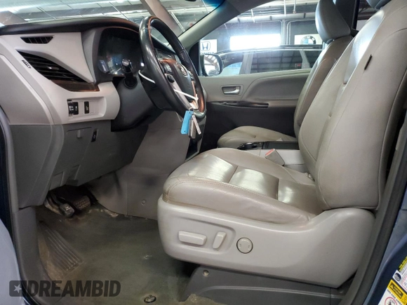 2017 Toyota Sienna XLE с VIN 5TDDZ3DC0HS180957, выставлен на аукционе Copart как лот 58753055 с пробегом 266 438 миль миль и Чистый • Clean title. История ставок и продаж доступна на DreamBid. Изображение 7.