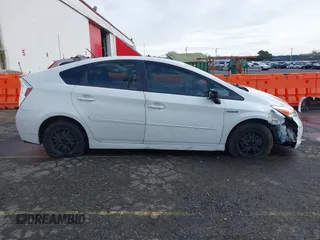 2015 Toyota Prius Four z VIN JTDKN3DU4F1883032, wystawiony jako IAAI lot #41528573 z przebiegiem 104 056 mil mil oraz . Historia ofert i sprzedaży dostępna na DreamBid. Obrazek 13.