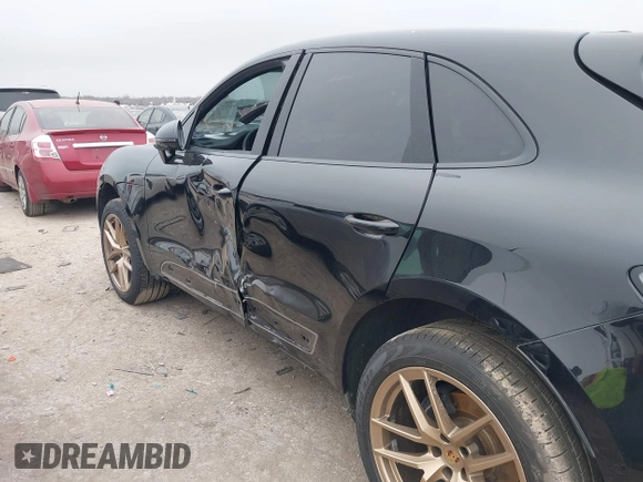2022 Porsche Macan with VIN WP1AA2A52NLB06879, listed as a IAAI auction lot 41529228 with 34,309 mi miles and . Bid and sale history available at DreamBid. Image 6.