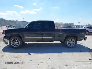 2005 Chevrolet Silverado 1500 Z71 with VIN 2GCEK19B251347481, listed as a IAAI auction lot 41886913 with 236,414 mi miles. Bid and sale history available at carsss.com. Image 15.