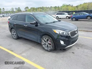 2016 Kia Sorento SX with VIN 5XYPK4A51GG005030, listed as a IAAI auction lot 41880424 with 181,955 mi miles. Bid and sale history available at carsss.com. Image 1.
