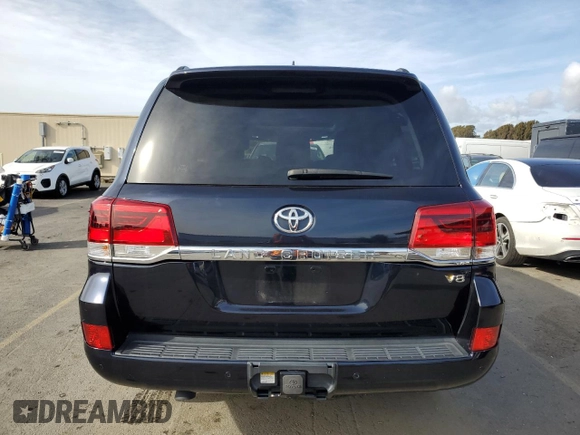 2016 Toyota Land Cruiser z VIN JTMCY7AJ1G4042914, wystawiony jako Copart lot #45317325 z przebiegiem 61 530 mil mil oraz Nie do naprawy • Non repairable. Historia ofert i sprzedaży dostępna na DreamBid. Obrazek 6.