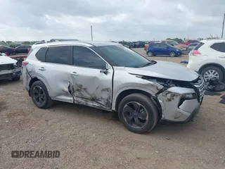 2024 Nissan Rogue SV с VIN 5N1BT3BA7RC758366, выставлен на аукционе IAAI как лот 42152795 с пробегом 5 410 миль миль и . История ставок и продаж доступна на DreamBid. Изображение 1.