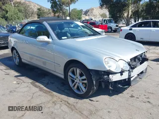 2007 Mercedes-Benz CLK 350 z VIN WDBTK56F27F228877, wystawiony jako IAAI lot #42256623 z przebiegiem 158 017 mil mil oraz . Historia ofert i sprzedaży dostępna na DreamBid. Obrazek 1.