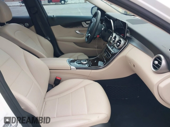 2019 Mercedes-Benz C 300 с VIN 55SWF8DB7KU299640, выставлен на аукционе IAAI как лот 41929870 с пробегом 61 130 миль миль и . История ставок и продаж доступна на DreamBid. Изображение 5.