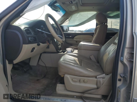 2011 GMC Yukon XL Denali with VIN 1GKS2MEF2BR192306, listed as a Copart auction lot 84486134 with 197,724 mi miles and Salvage Title. Bid and sale history available at carsss.com. Image 7.